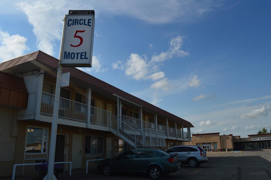 Circle 5 Motel Olds Buitenkant foto